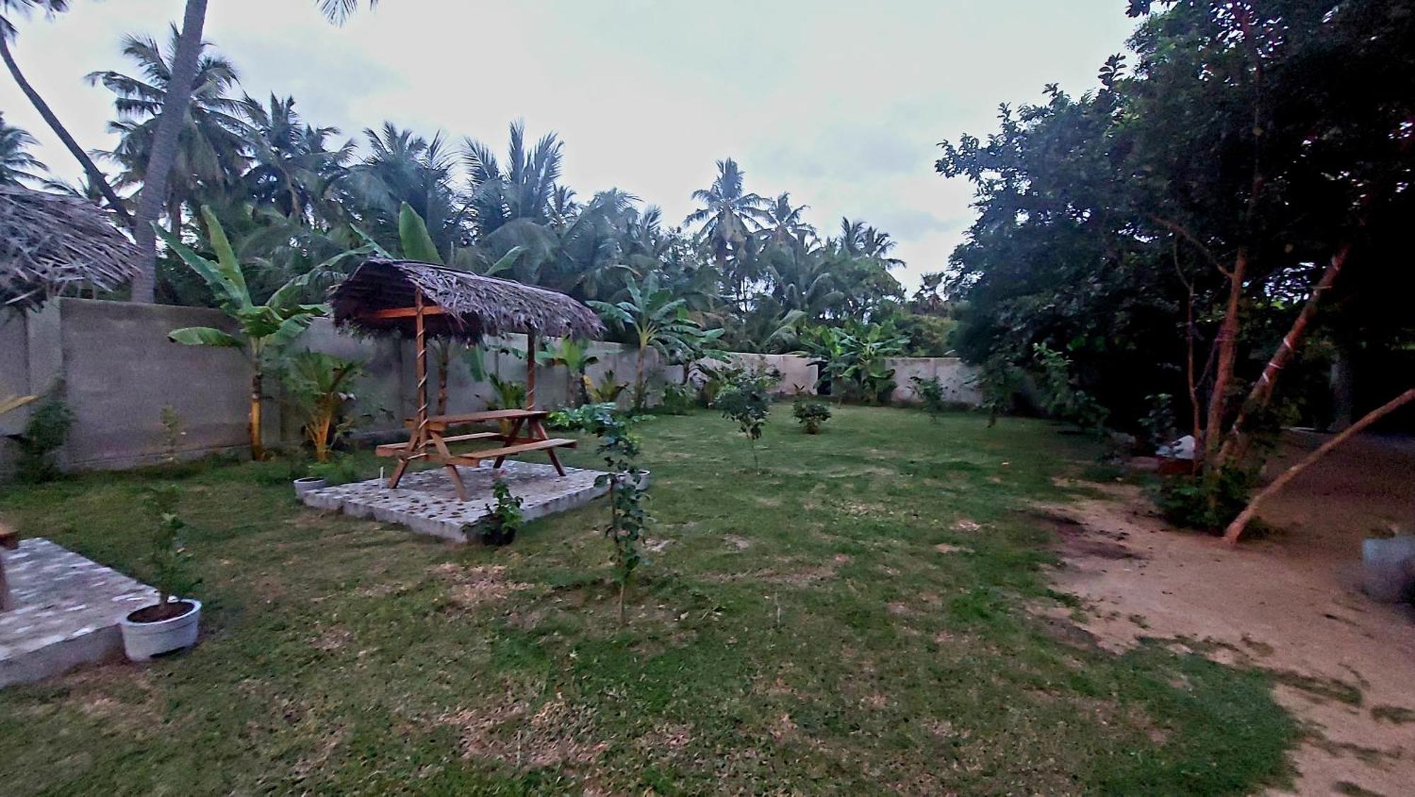 The Dream Inn Guesthouse Passikudah Batticaloa Exterior photo